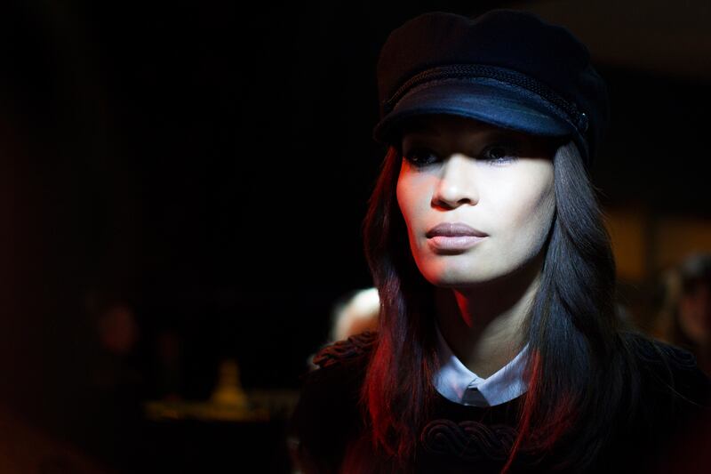 galleries/2013/03/07/backstage-at-paris-fashion-week-fall-2013-photos/130306-fashion4_xtiadu