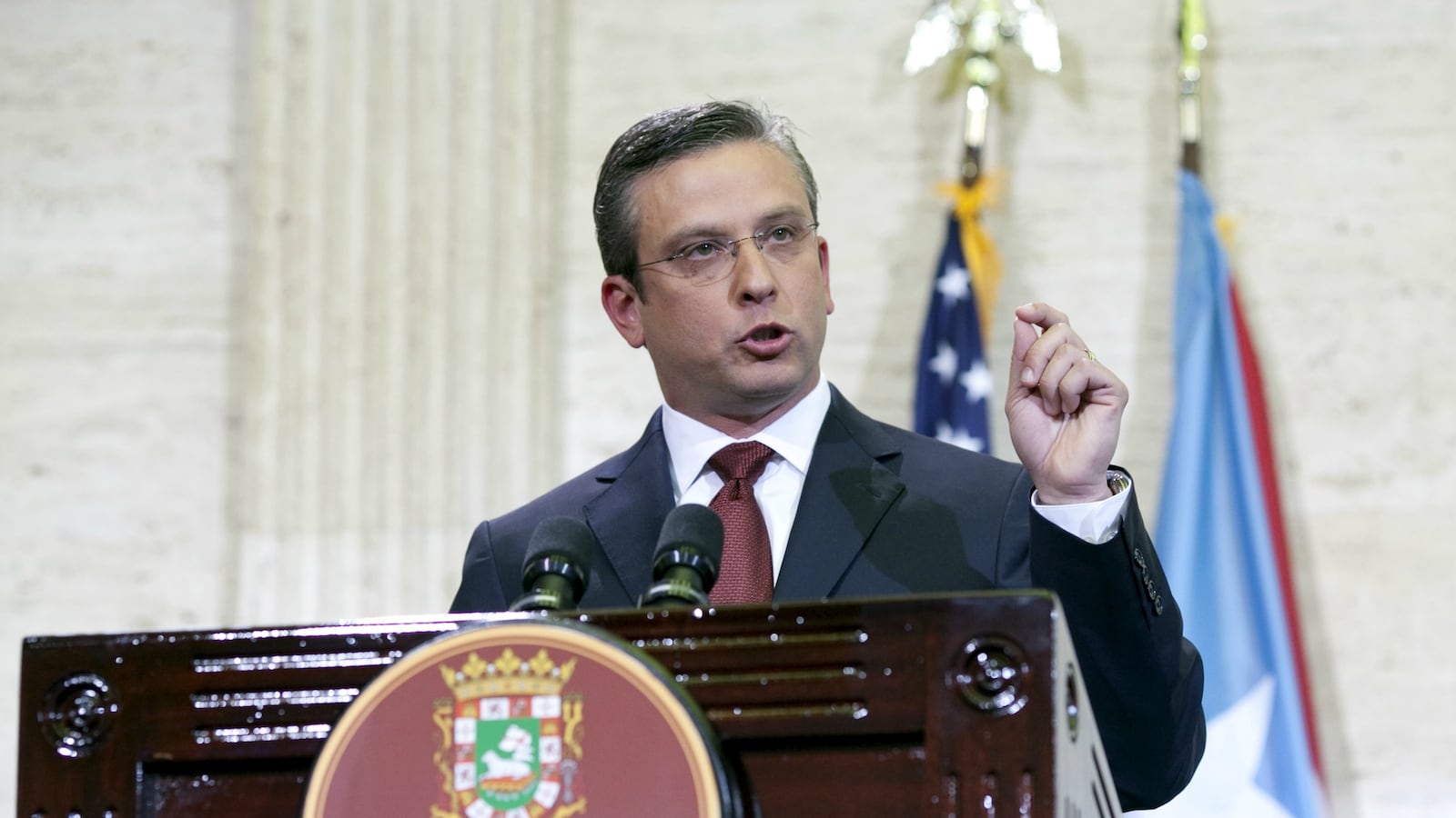 cheats/2015/12/14/puerto-rico-gov-won-t-seek-re-election/151214-padilla-cheat_lecxyc