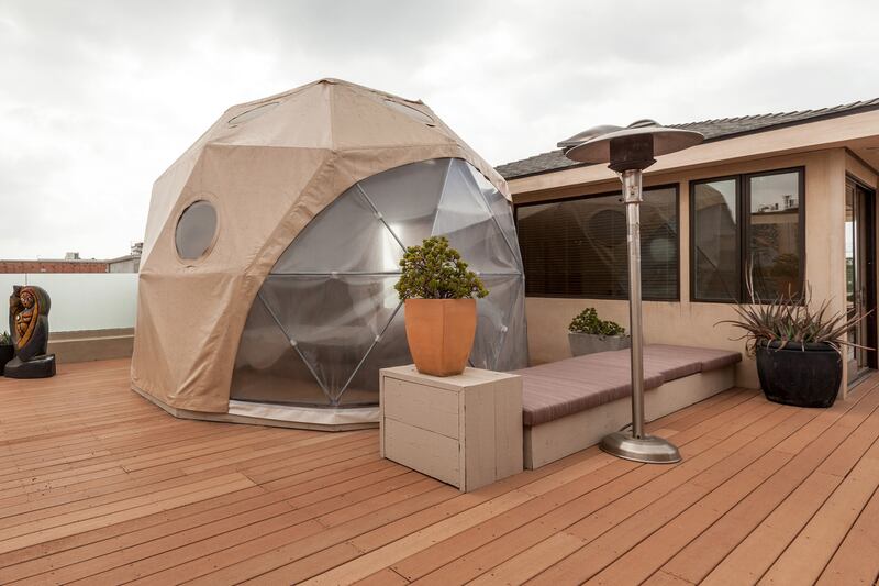 galleries/2014/04/06/omg-i-want-this-house-venice-california-photos/140404-omg-house-venice-beach-10_ev7mps