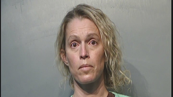 Jennifer_Woodley_Mug_Shot_pl1kwc