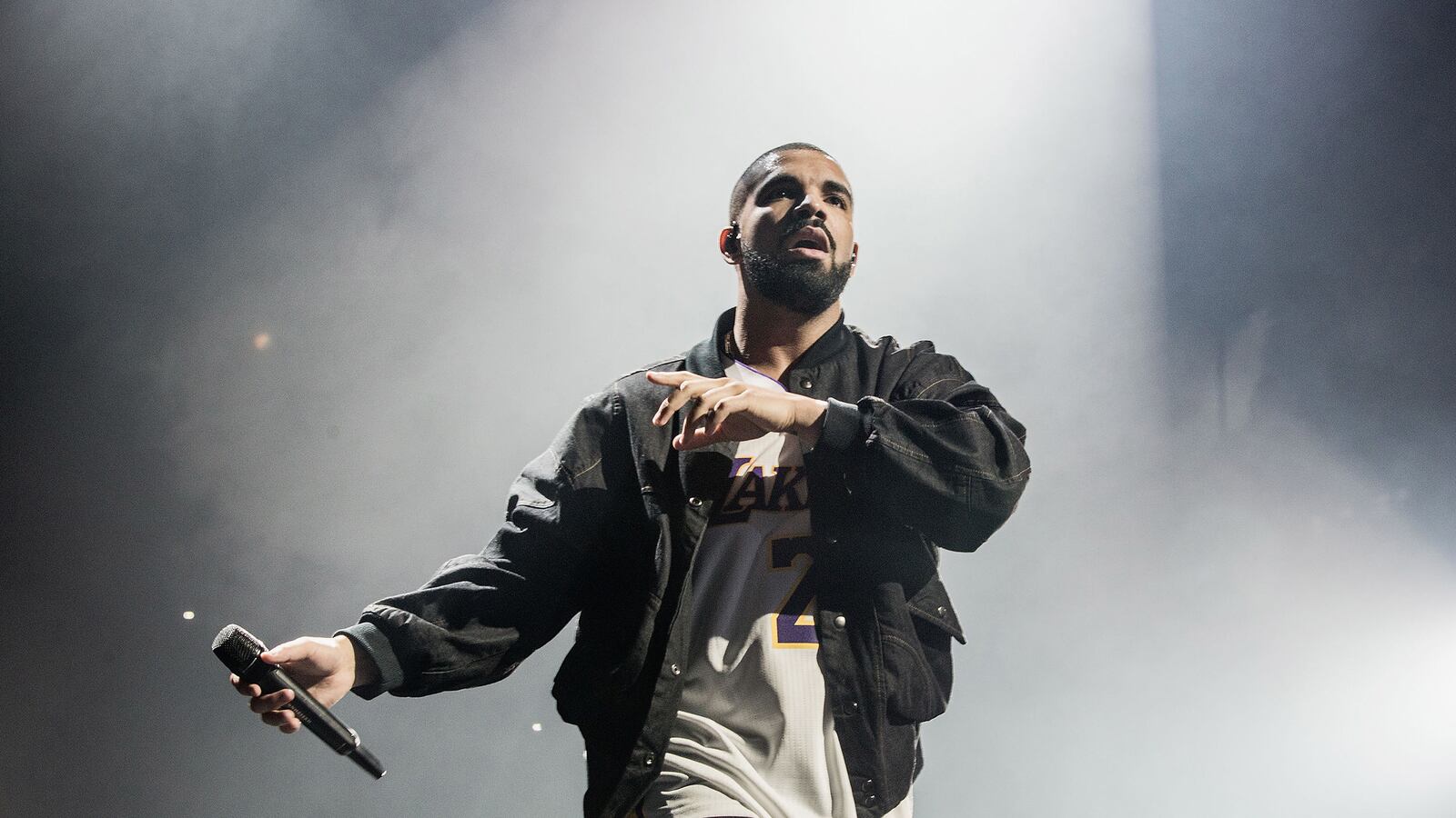 articles/2016/10/24/drake-your-problematic-fave-mocks-kid-cudi-s-mental-illness-on-two-birds-one-stone/161024-zimmerman-drake-diss-track-tease_acjtk3
