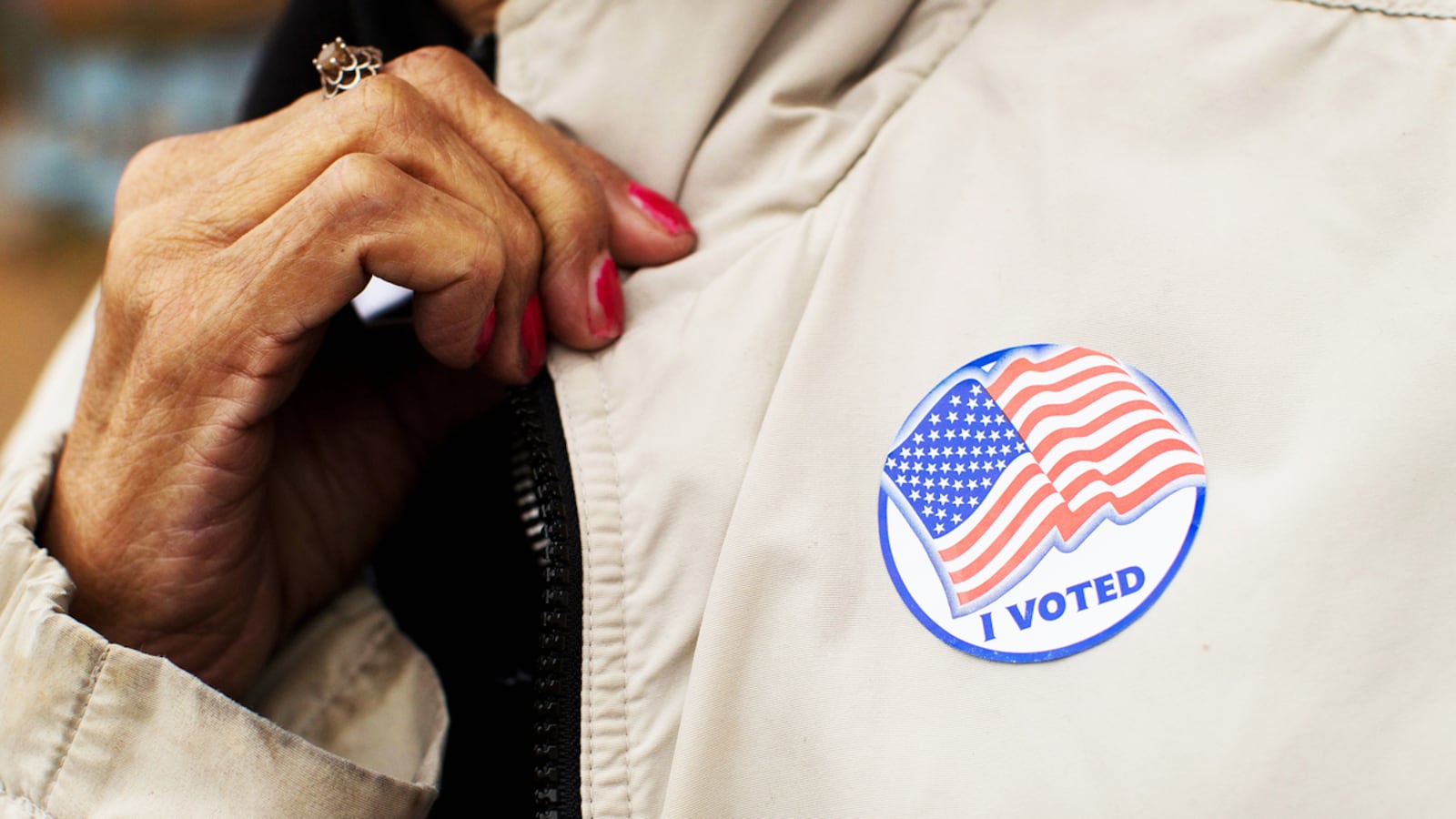 191211-holloway-black-ppl-tease_nghu8h