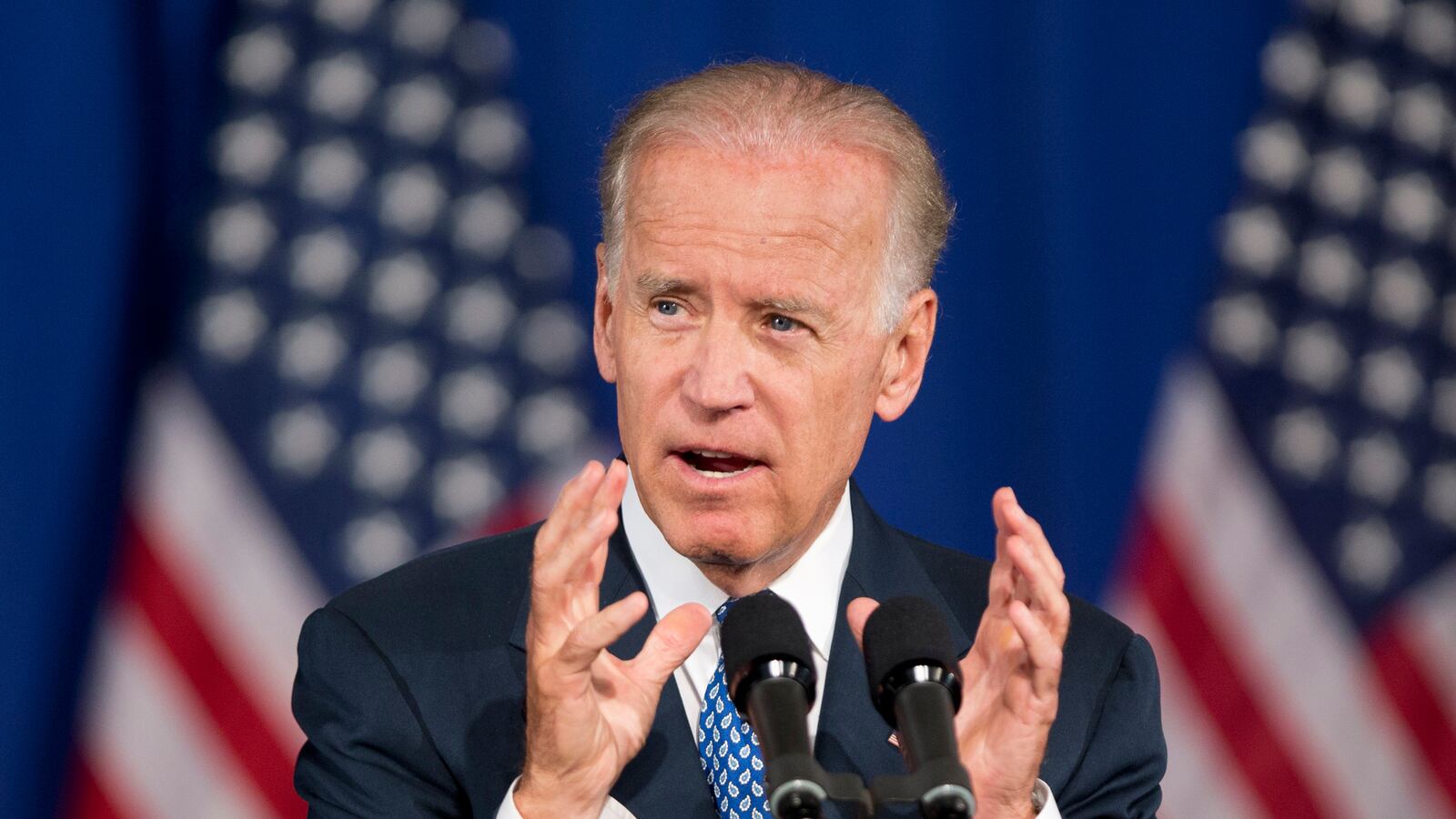 articles/2013/08/21/joe-biden-drops-a-2016-hint-by-headlining-harkin-steak-fry-in-iowa/130819-joe-biden-tease_uqvvwt