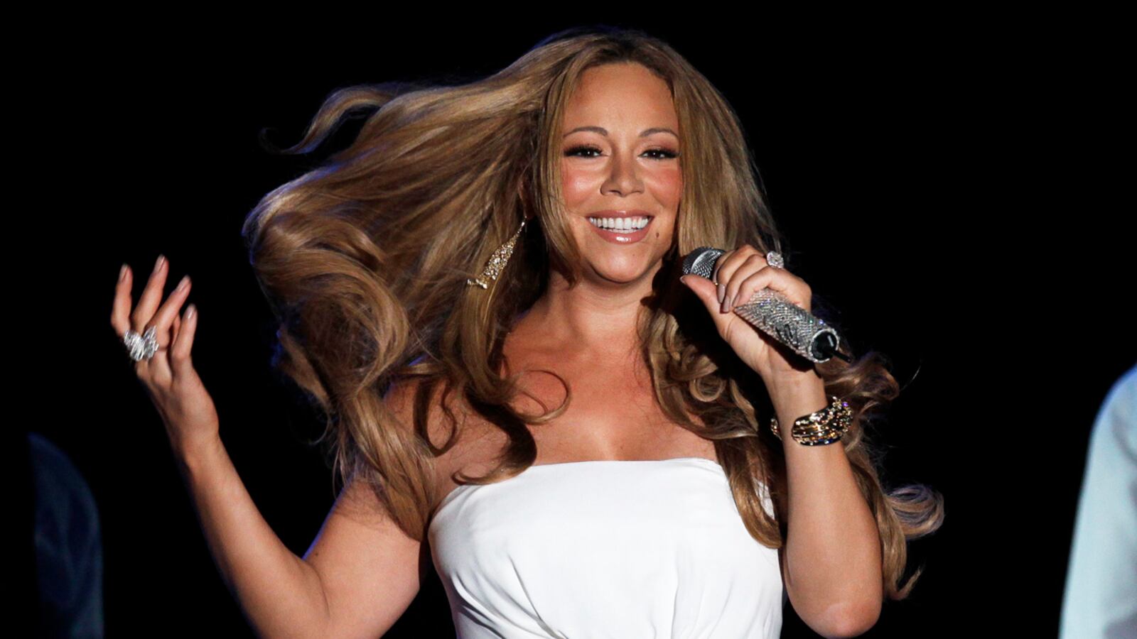 articles/2012/07/24/new-idol-judge-mariah-carey-s-7-most-outrageous-tv-moments-video/mariah-carey-vid-blog_quwryb