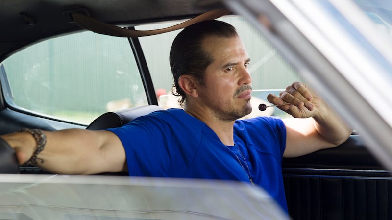 articles/2016/05/27/john-leguizamo-s-journey-to-bloodline-his-favorite-show-about-crazy-white-people/160526-fallon-bloodline-tease_kymszs