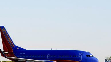 cheats/2011/04/02/southwest-may-cancel-600-flights/irving-southwest-airlines_170830_lybvfm