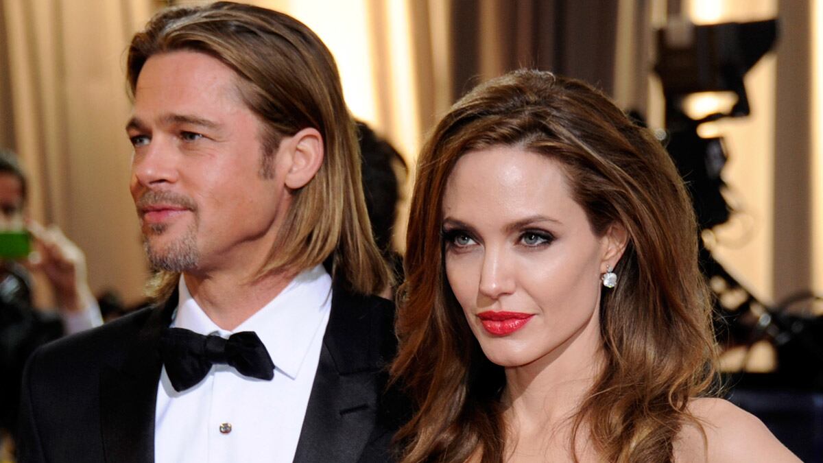 cheats/2013/01/02/report-pitt-and-jolie-marry/brad-angelina-engaged-cheat_gom6ak