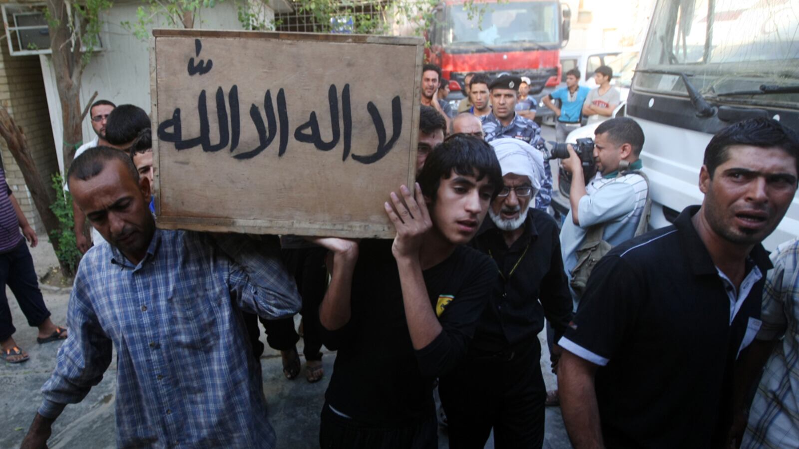 cheats/2012/08/17/funerals-begin-in-iraq-attacks/iraq-funerals-attacks-deadly-cheat_dnnk8j