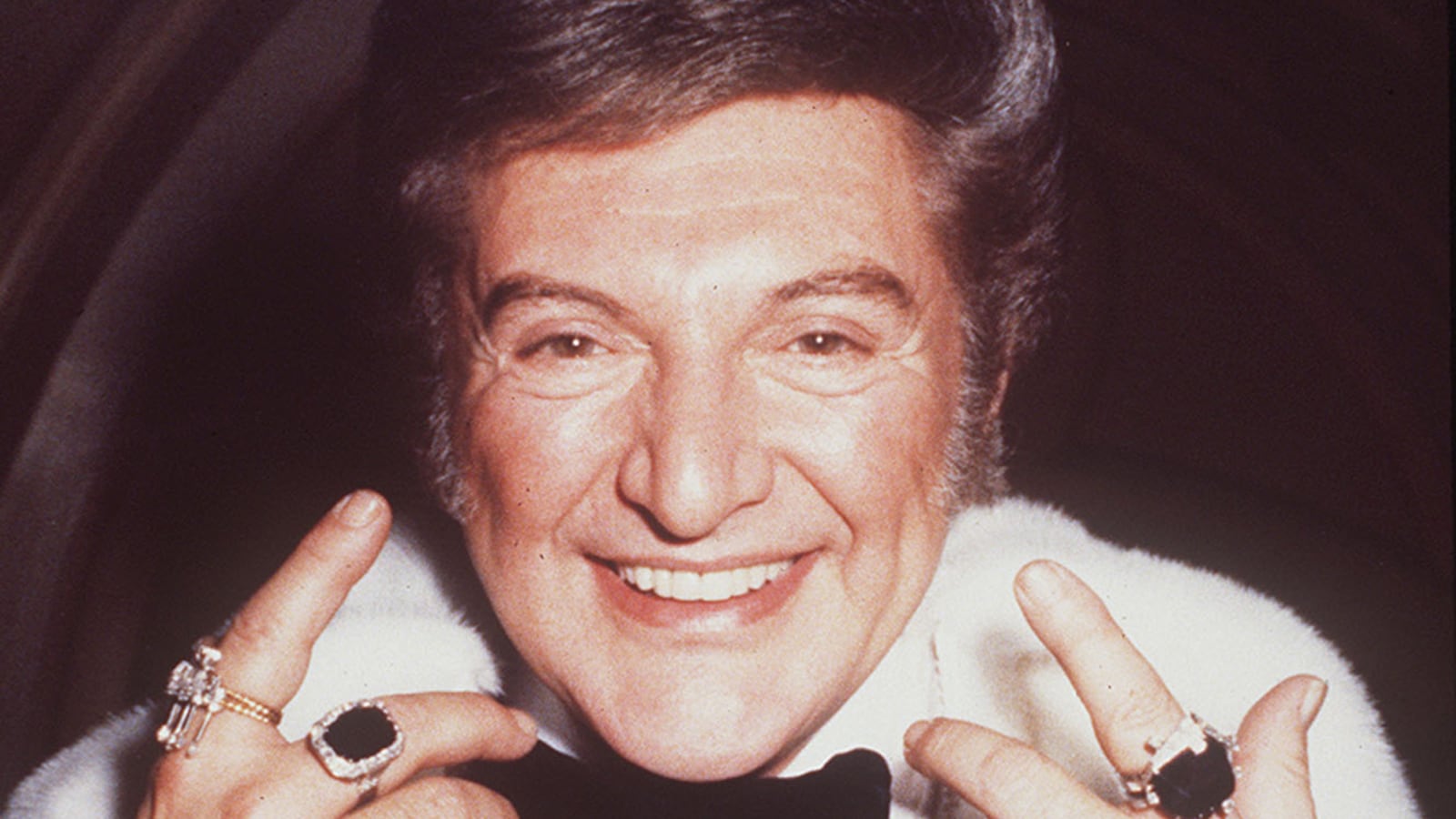 cheats/2011/10/11/douglas-damon-in-new-liberace-film/liberace-biopic-cheat_qrccfj