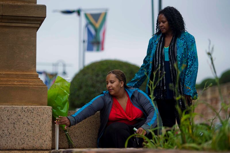galleries/2013/12/06/goodbye-madiba-the-world-mourns-nelson-mandela-photos/update-madiba-reax-7_hbgf6s