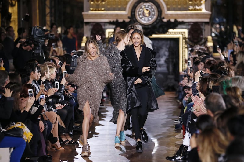 galleries/2014/02/26/best-of-paris-fashion-week-fall-winter-2014-photos/20140303-paris-fashion-week-6_oif2xp