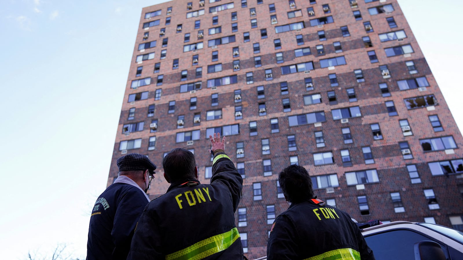 2022-01-10T232302Z_790595066_RC2EWR9RTEID_RTRMADP_3_NEW-YORK-FIRE-BRONX-GAMBIANS_m1ztiz