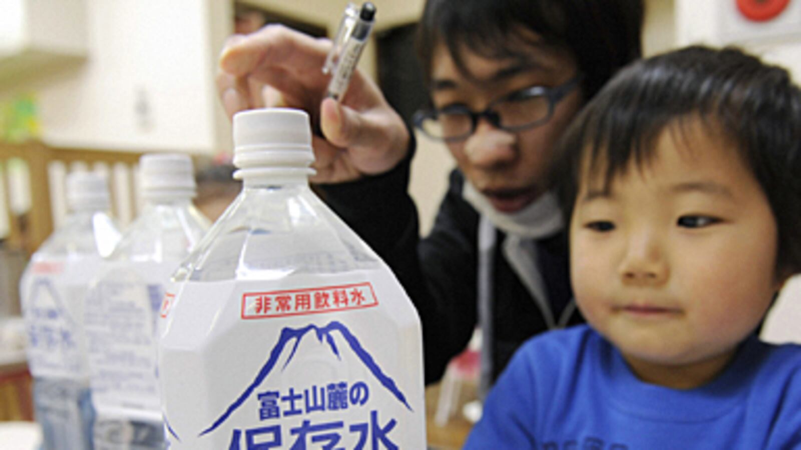 cheats/2011/03/24/tokyo-tap-water-is-now-clear/tokyo-water-safe_ann7io