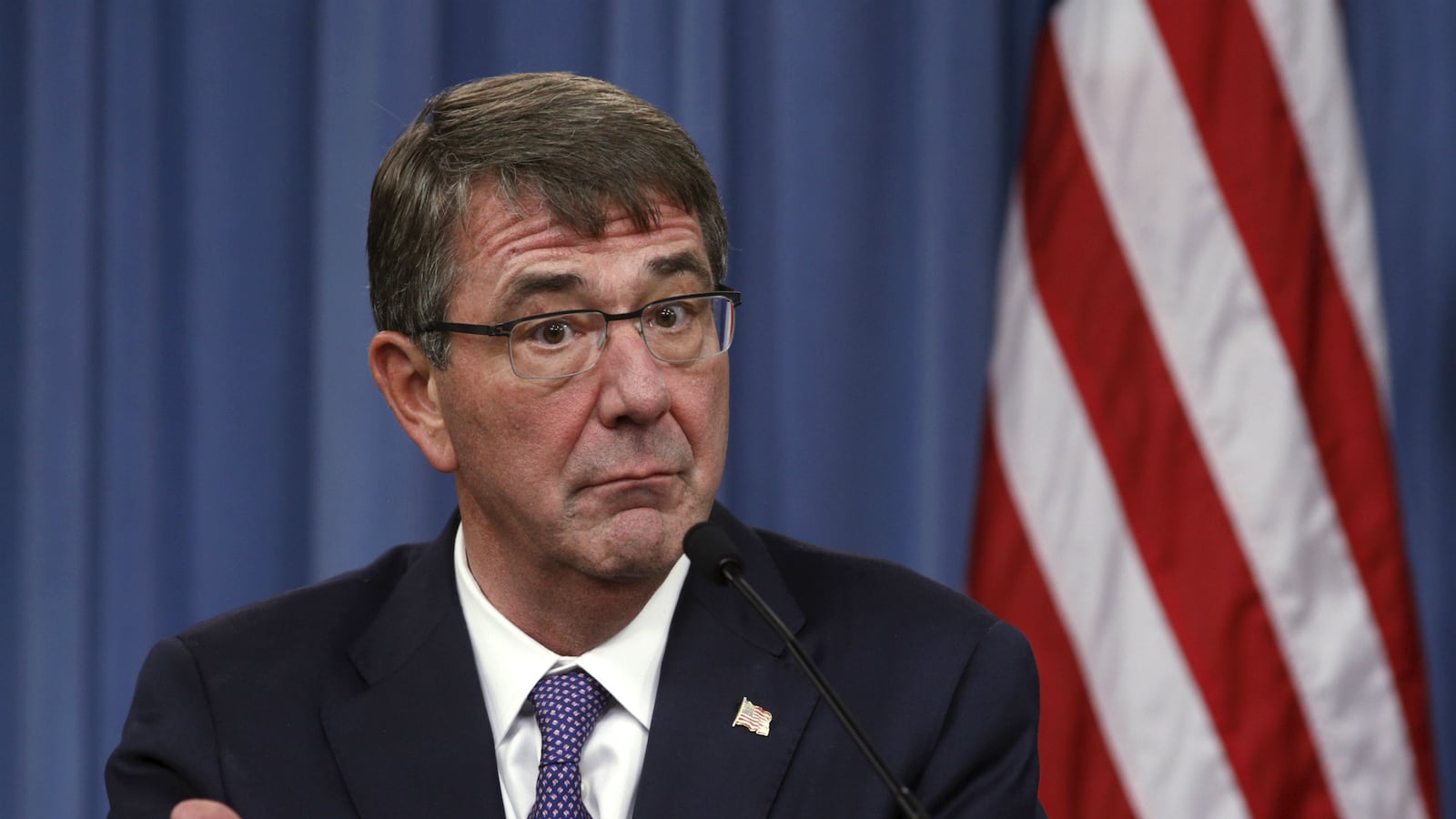 cheats/2015/12/16/defense-chief-used-personal-email/151216-ash-carter-personal-email-cheat_jqdesh