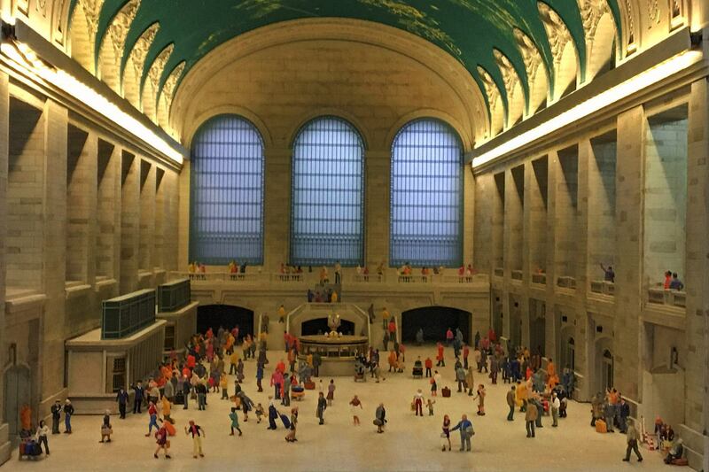 galleries/2017/04/06/miniaturists-lavish-big-love-on-their-small-world-recreations-of-global-landmarks/170406-Gulliver-gate-GAL-02_wkmkfe