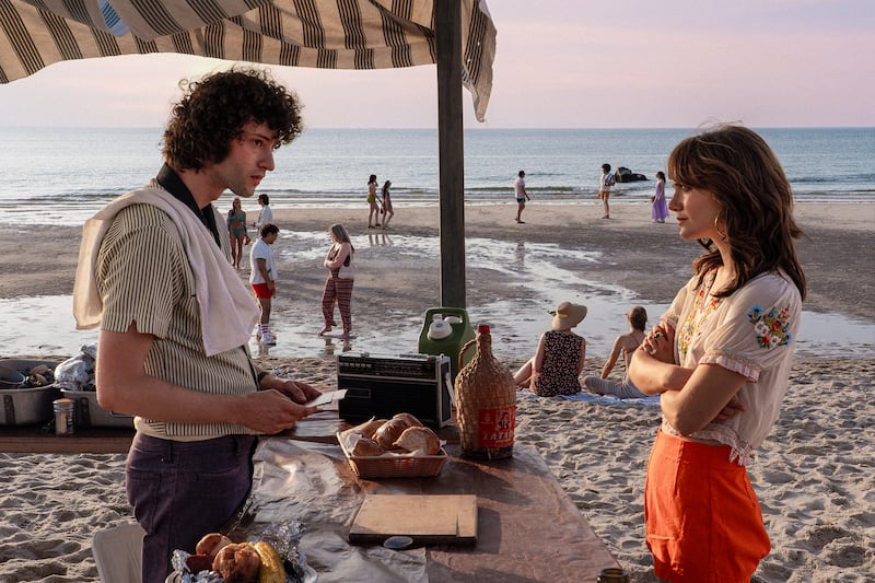 Dominic Sessa and Emilia Jones in Tony.