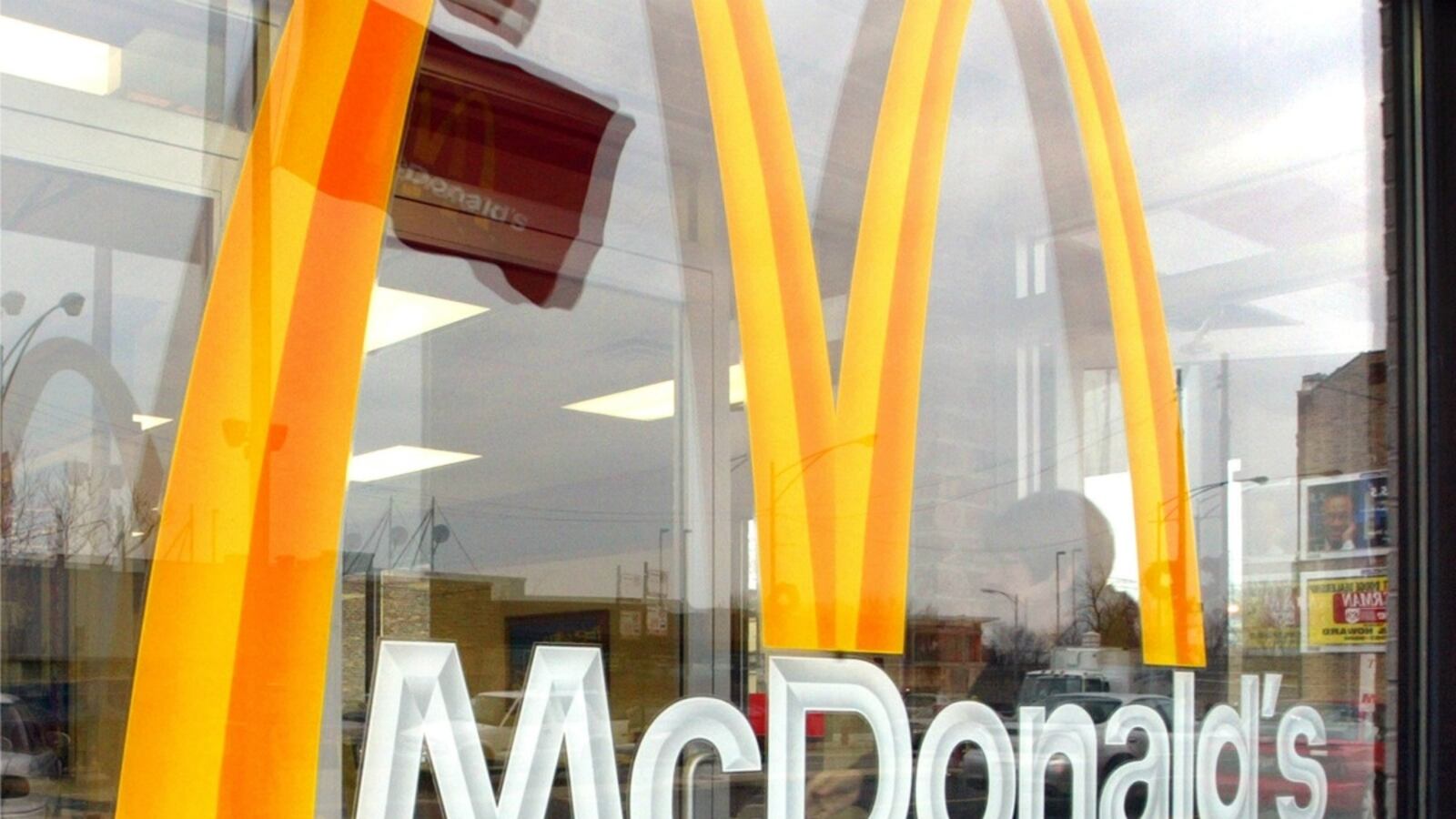 cheats/2013/01/22/mcdonald-s-settles-700-000-lawsuit/mcdonalds-lawsuit-cheat_s6tn41