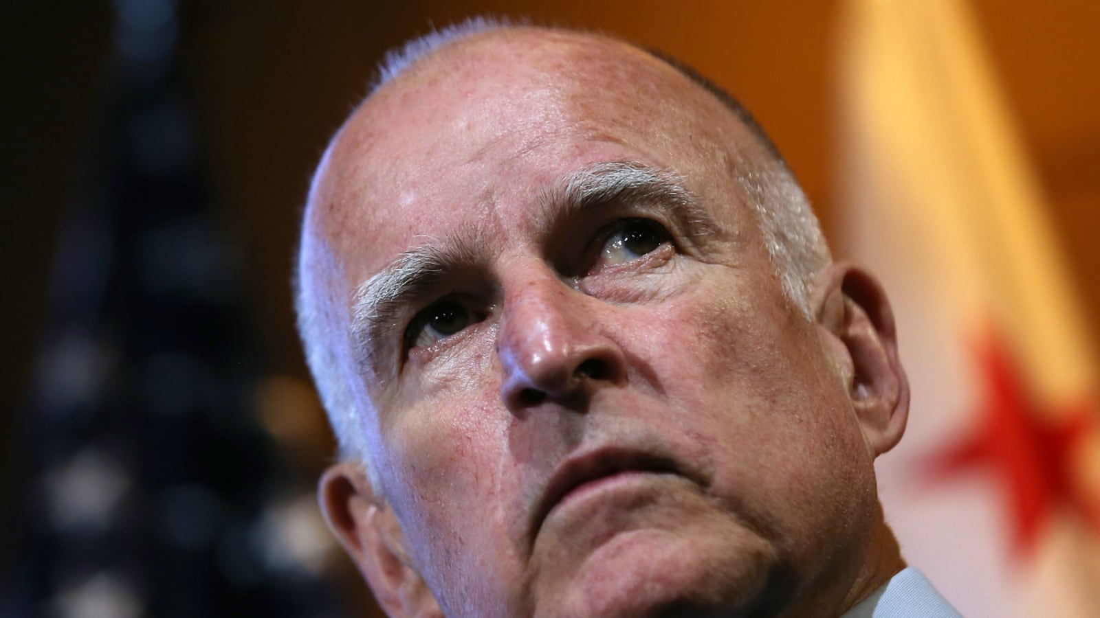 cheats/2012/10/01/cali-gives-undocumented-immigrants-licenses/jerry-brown-cali-approves-licenses-cheat_rckeq4