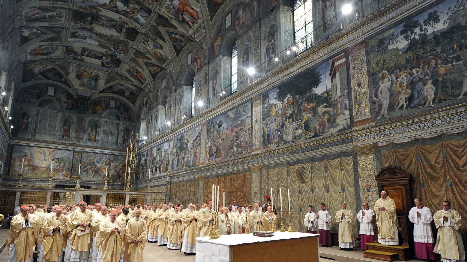 cheats/2014/10/30/sistine-chapel-shines-under-led-lights/141030-sistine-chapel-cheat_rtfetq