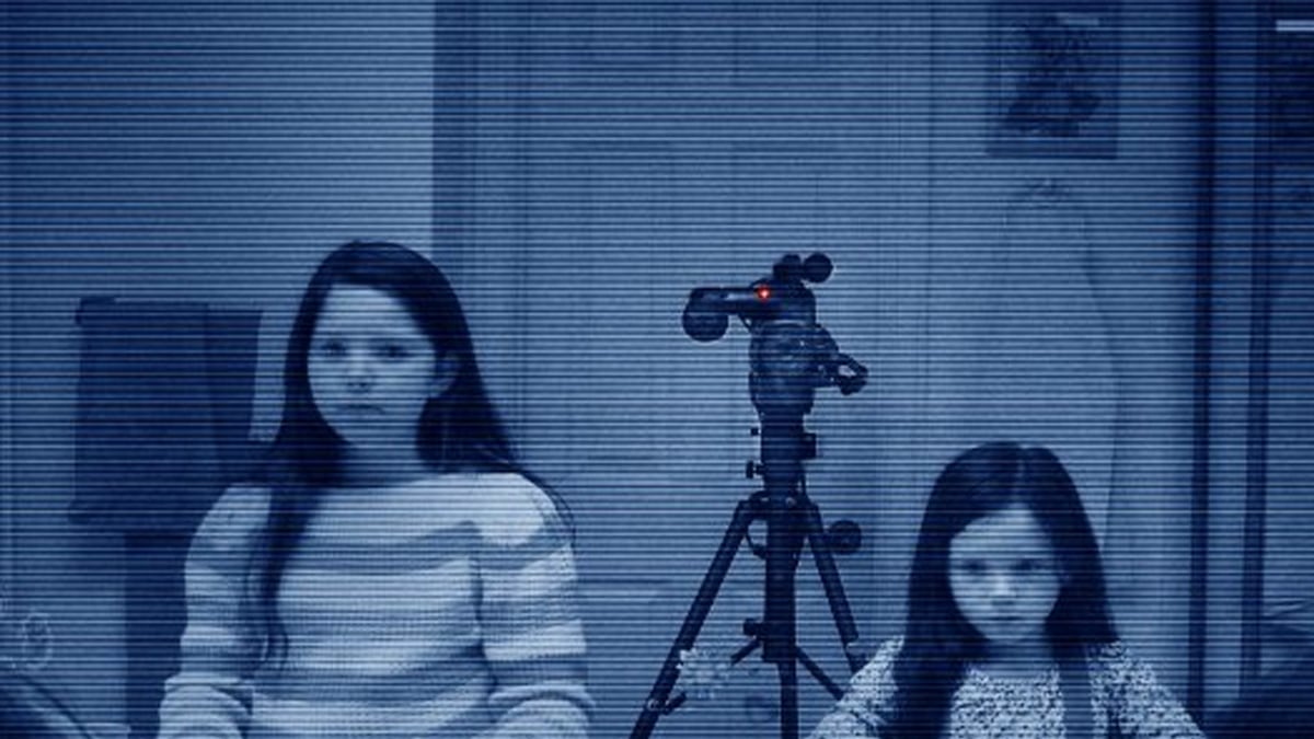 cheats/2011/10/23/paranormal-activity-3-opens-big/paranormal-activity-3-cocktails-brown_mjzxrl