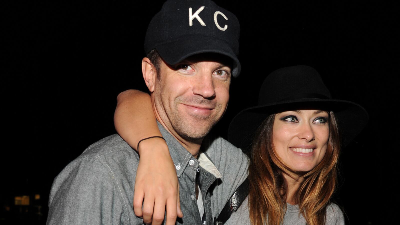 cheats/2013/10/27/sudeikis-wilde-expecting-baby/131027-jason-sudeikis-cheat_g5ov45