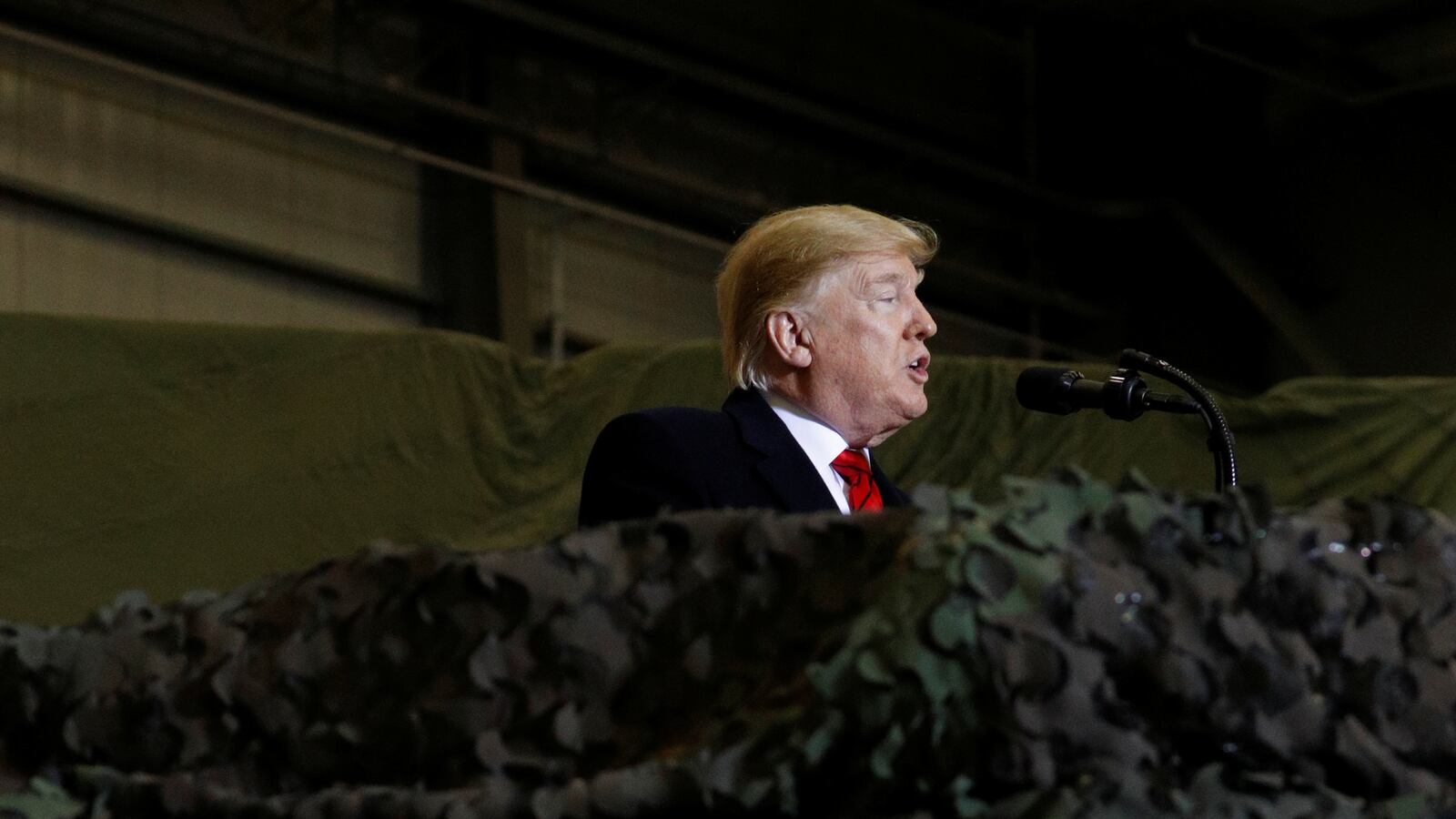 2019-11-28T191111Z_277793736_RC2JKD97LQGY_RTRMADP_3_USA-TRUMP_dcvrqu