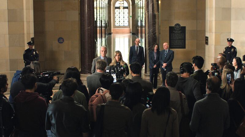 Jeremy Irons and Jennifer Aniston in The Morning Show.