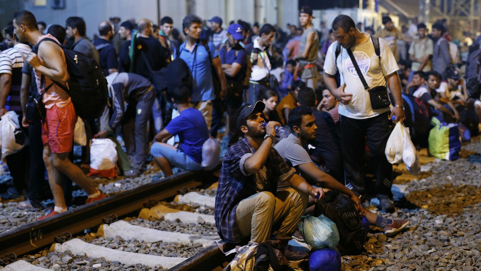 cheats/2015/09/18/croatia-closes-serbia-border-crossings/150918-croatia-closes-serbia-border-crossings-cheat_jiwvmu