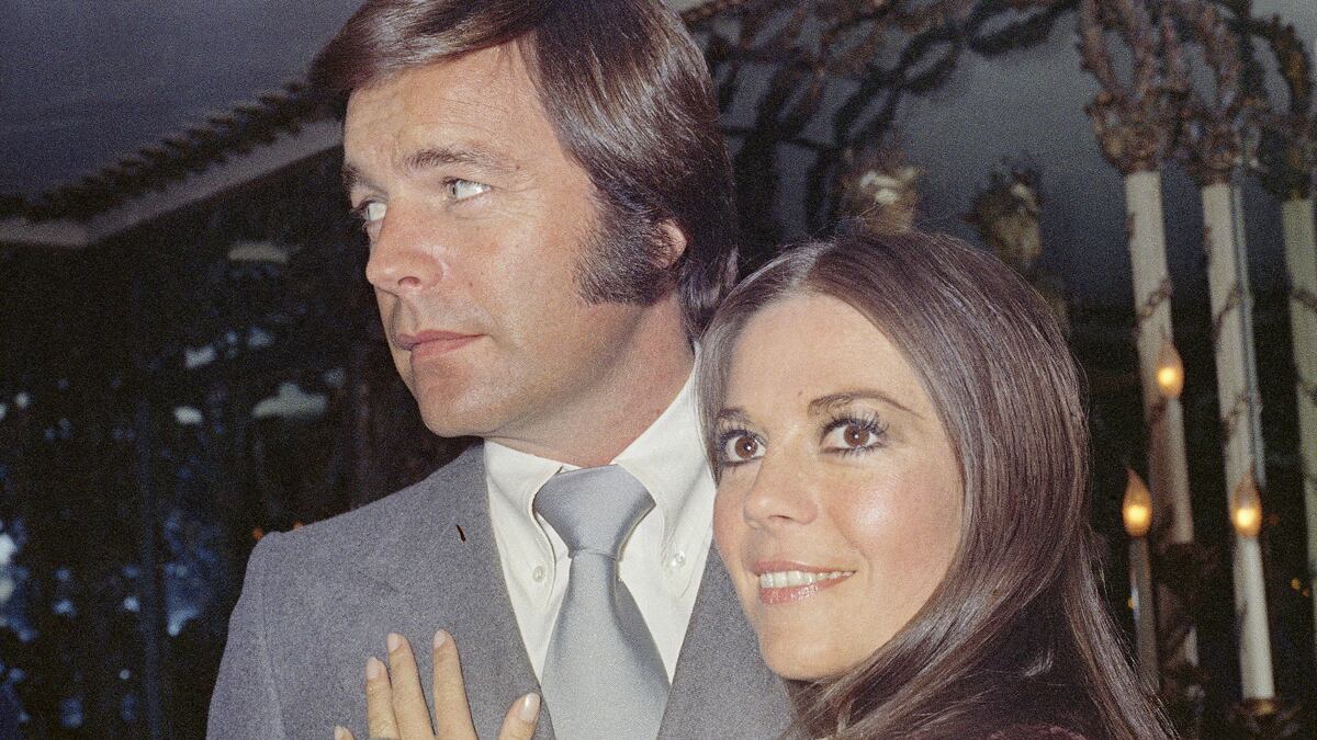 cheats/2011/11/20/natalie-wood-rescuer-she-fell/robert-wagner-natalie-wood-investigation-cheat_qvsrgv