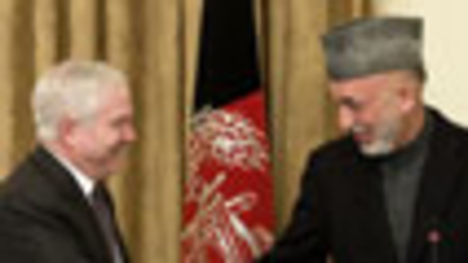 cheats/2010/03/08/robert-gates-visits-afghanistan/robert-gates-1_xlrhv5