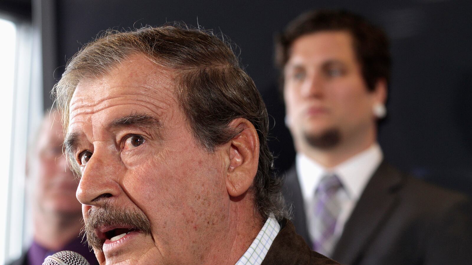 cheats/2016/11/29/former-mexican-president-vicente-fox-compares-trump-to-castro/161129-fox-trump-castro-cheat_am8xot