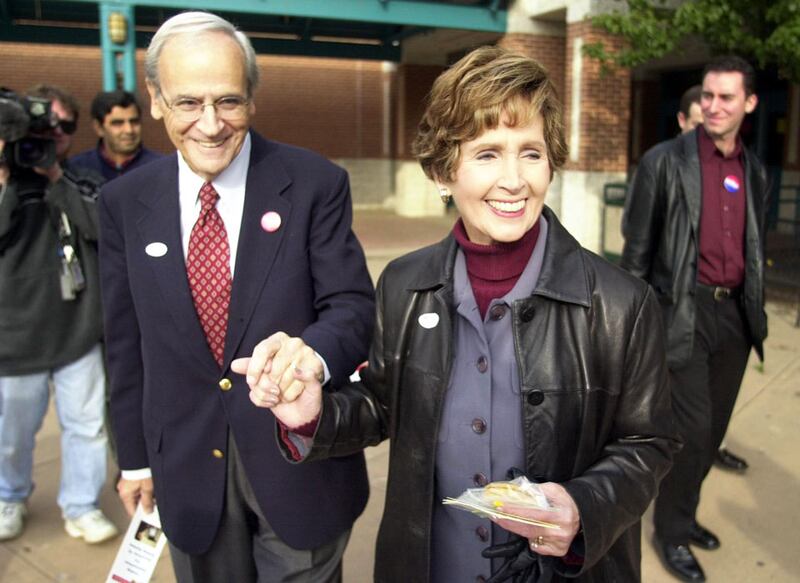 galleries/2010/09/07/political-husbands/political-husbands---morella_s2yx3u