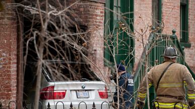 cheats/2011/01/10/wife-of-white-house-official-dead-in-burning-car/car-fire-ashley-turton_trjhio