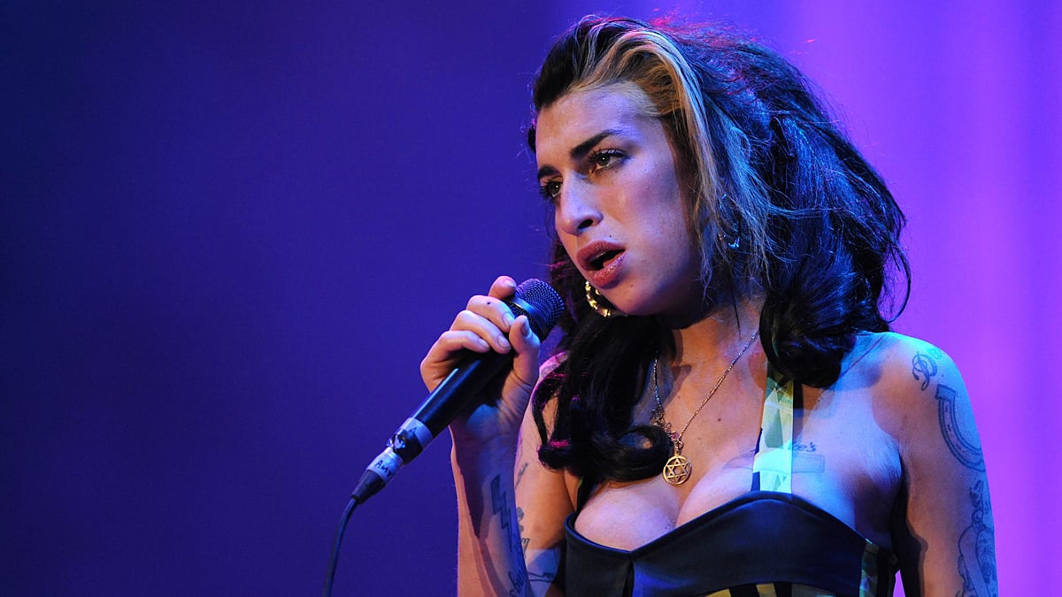 cheats/2011/06/20/amy-winehouse-cancels-european-shows/amy-winehouse-cheat_d5eqt2