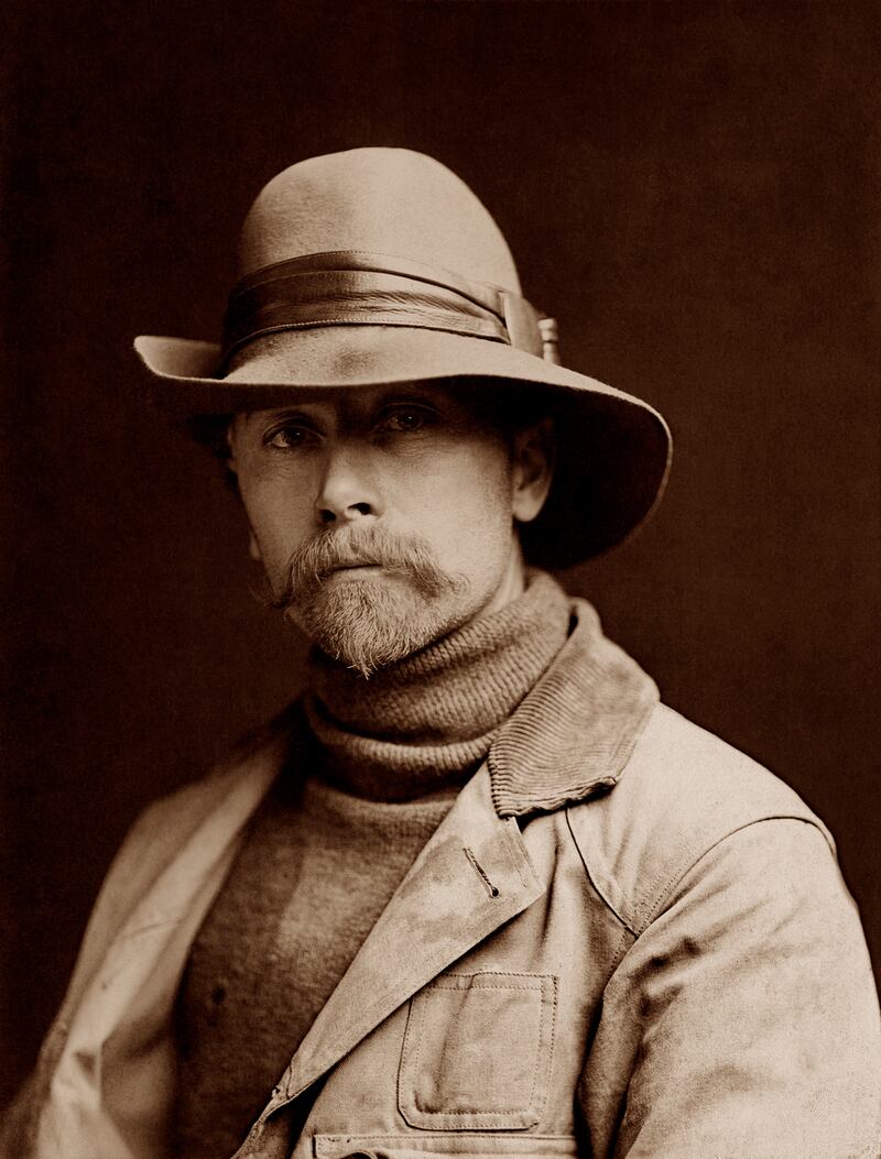 galleries/2015/07/04/edward-s-curtis-the-man-who-photographed-the-american-west/150630-curtis-american-west8_mrgpqy