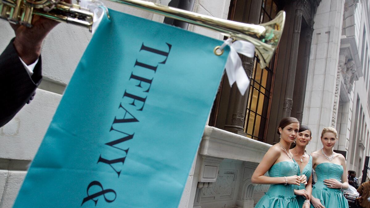 articles/2012/08/27/tiffany-s-sales-growth-slows-as-wealthy-cut-back/tiffany-earnings-zeitlin_roubwi