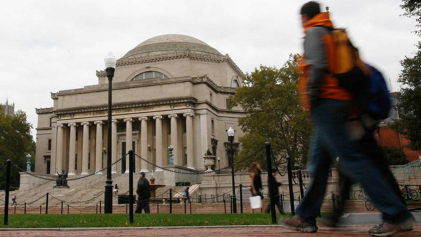 2009-10-05T120000Z_1242992598_WASE5A50SZ601_RTRMADP_3_USA_bs2qrh