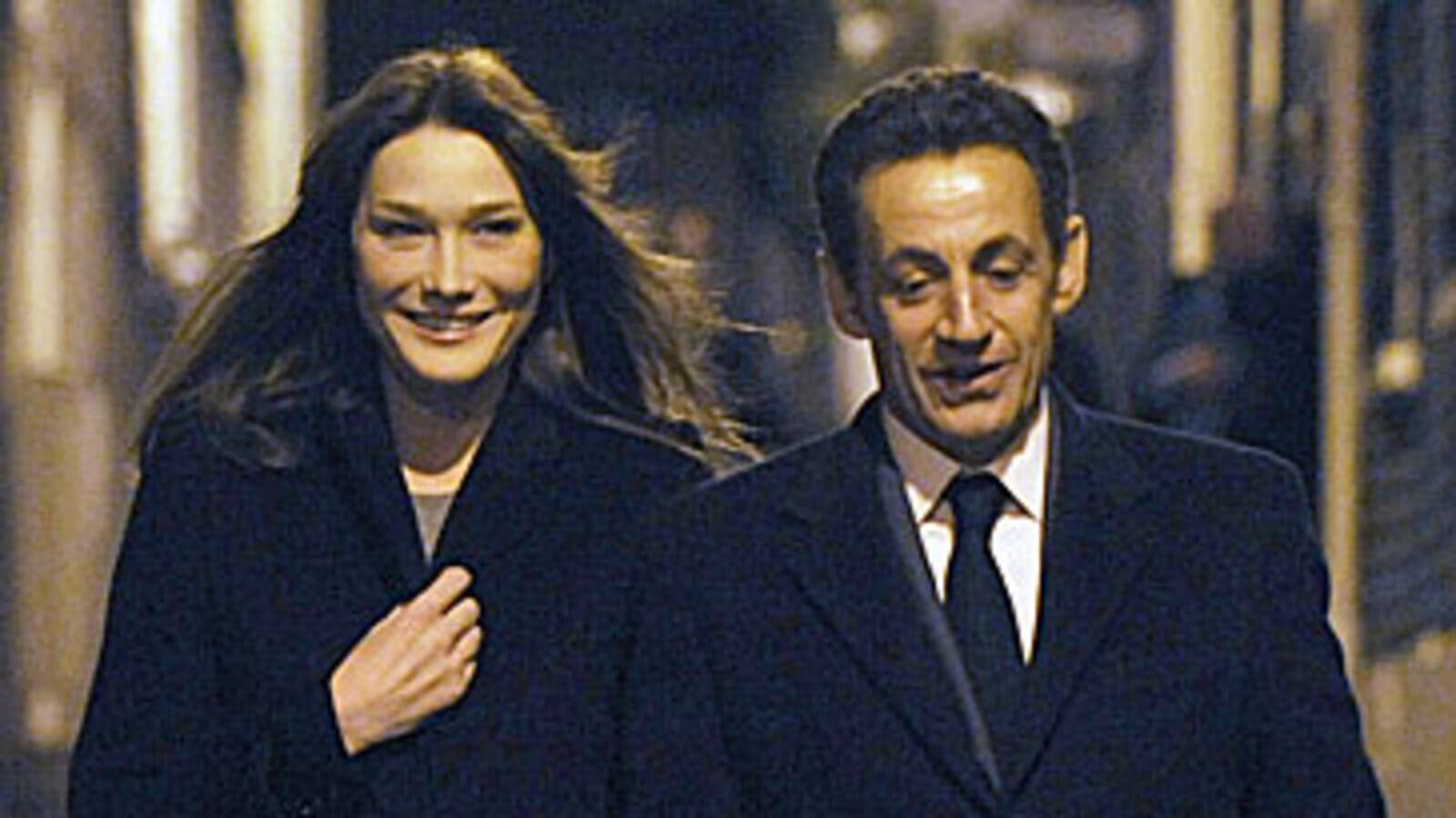 cheats/2009/02/12/when-sarko-met-bruni/bruni-sarkozy_vo0mfp