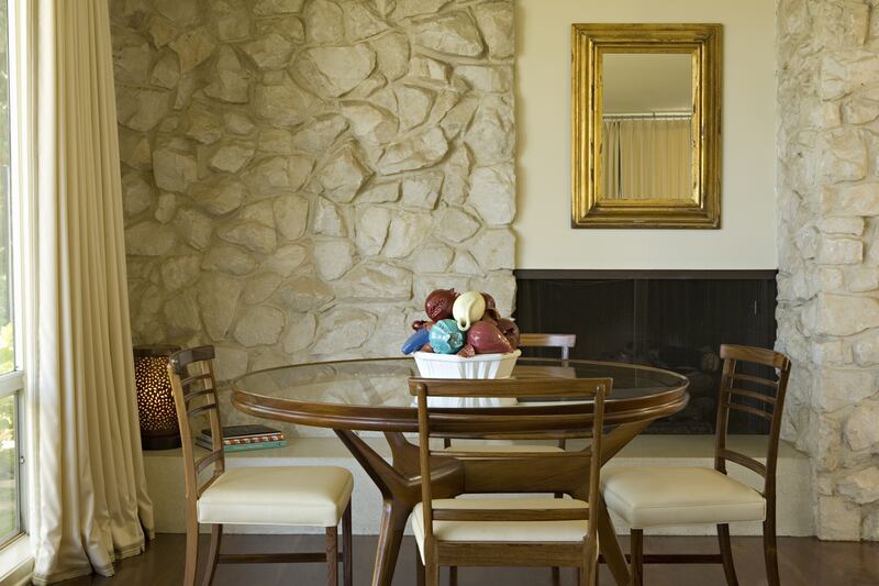 galleries/2013/06/28/omg-i-want-this-house-hollywood-hills-photos/130627-omg-house5_kxsq1a