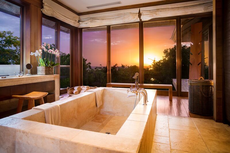 galleries/2014/11/29/omg-i-want-this-house-parrot-cay-turks-and-caicos-photos/141125-parrot-9_o6osml