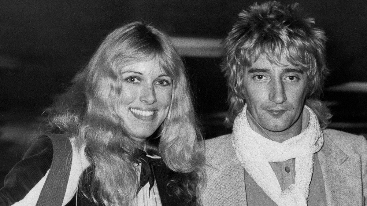 articles/2012/10/22/11-best-bits-from-rod-stewart-s-new-autobiography/rod-stewart-speed-read-tease_kcggno