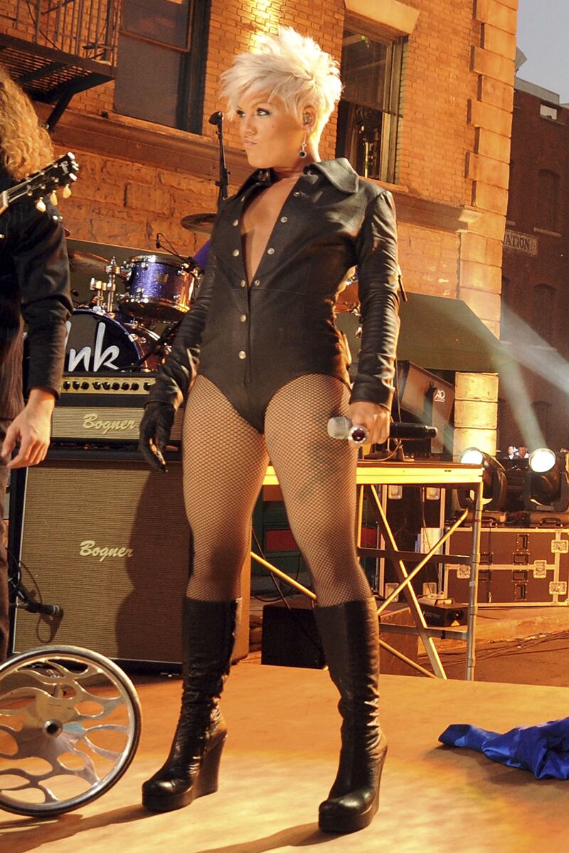 galleries/2011/06/15/stars-that-wear-nipple-tape/pink-singer-nipple-tape_rbrfrz