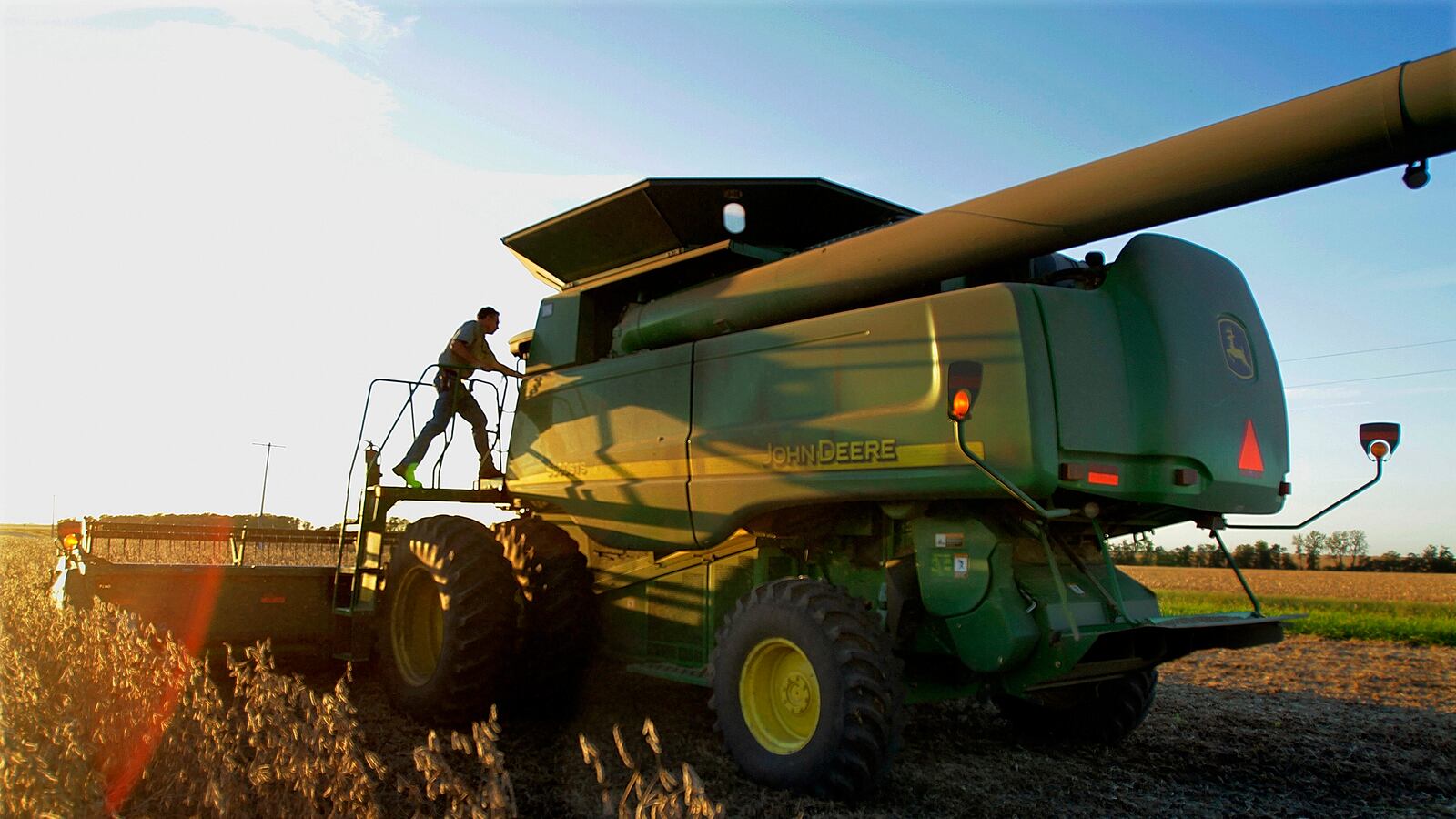 cheats/2013/05/13/monsanto-wins-genetic-seed-case/130513-monsanto-soybeans-cheat_bnlq3v