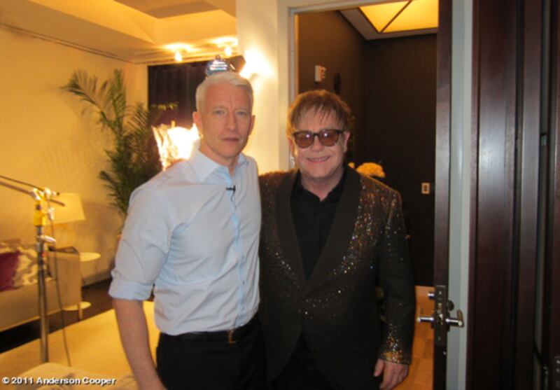 galleries/2011/12/04/taylor-swift-victorias-secret-and-more-celebrity-twitter-photos/celeb-twit-pics-cooper_zj9ga6