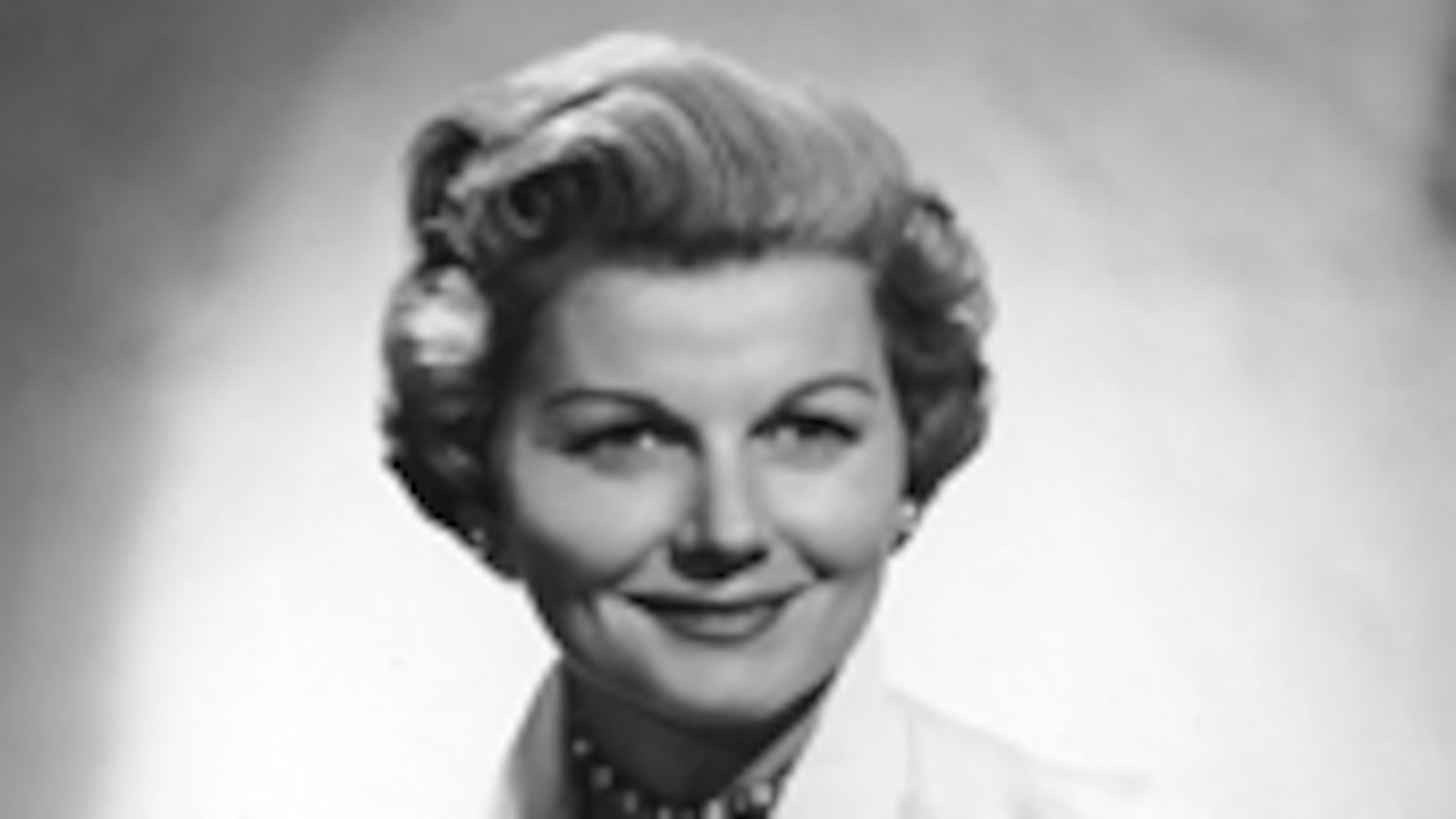 articles/2010/10/17/barbara-billingsley-obituary-remembering-mrs-cleaver/bliss-barbara-billingsley_134446_rhk34q