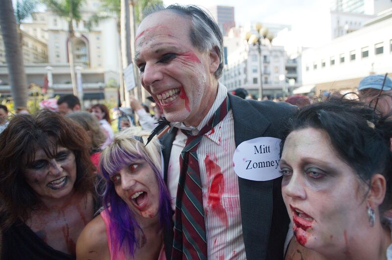 galleries/2012/07/16/the-craziest-costumes-from-comic-con-2012-photos/comic-con-costumes-mitt-zomney_j7etc6