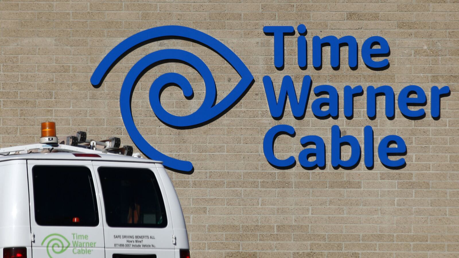 cheats/2015/07/08/woman-to-get-229-500-for-153-robocalls/150708-time-warner-cable-cheat_ay3ukc
