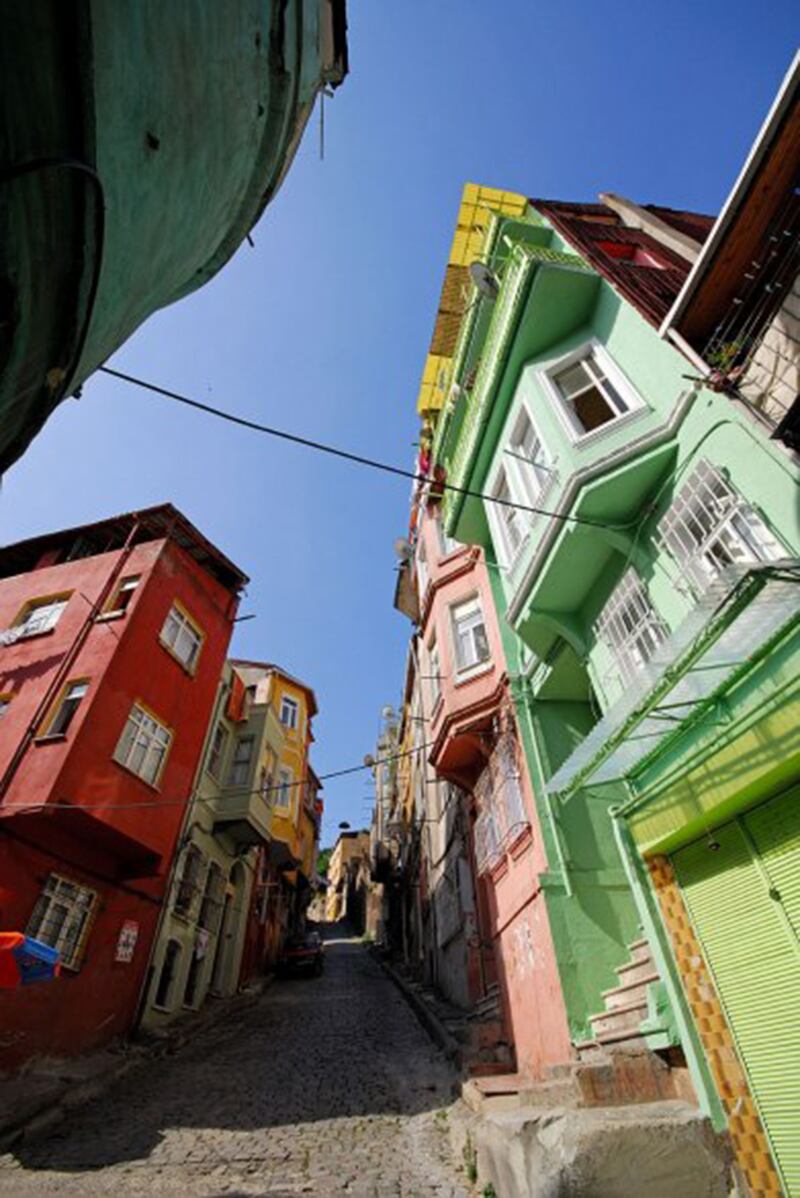 galleries/2013/12/06/the-most-colorful-cities-in-the-world-photos/colorful-cities-istanbul_qniijs