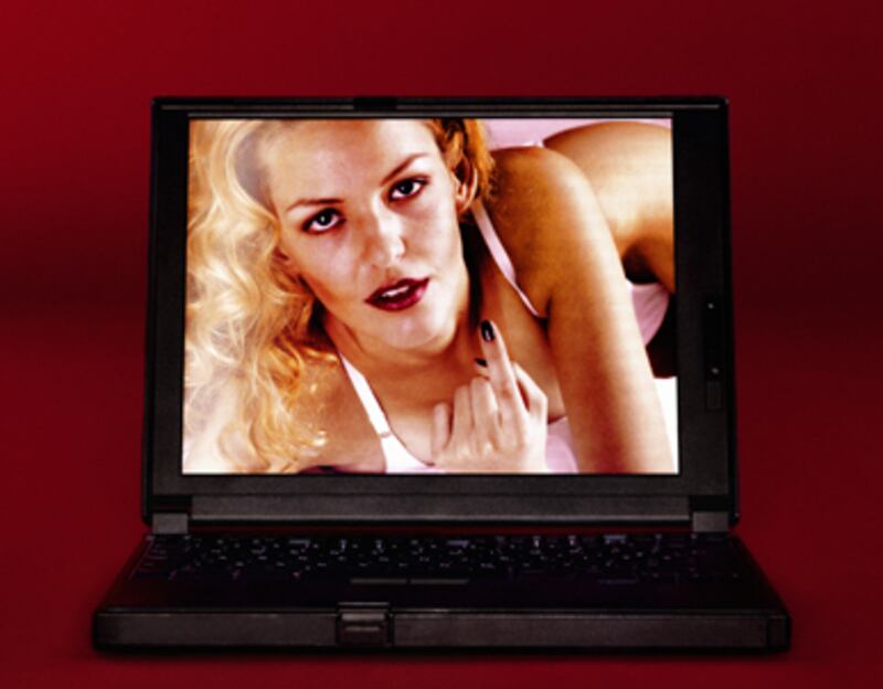 articles/2010/10/25/spouses-it-guys-google-and-others-with-access-to-your-porn-surfing/weber-porn_136372_brskkm