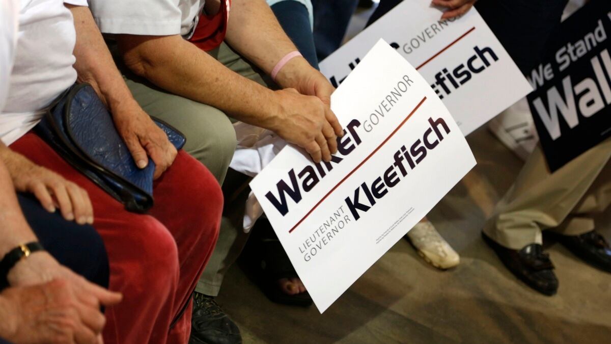 cheats/2012/05/30/walker-leading-in-new-wisconsin-poll/walker-poll-cheat_iy0oql